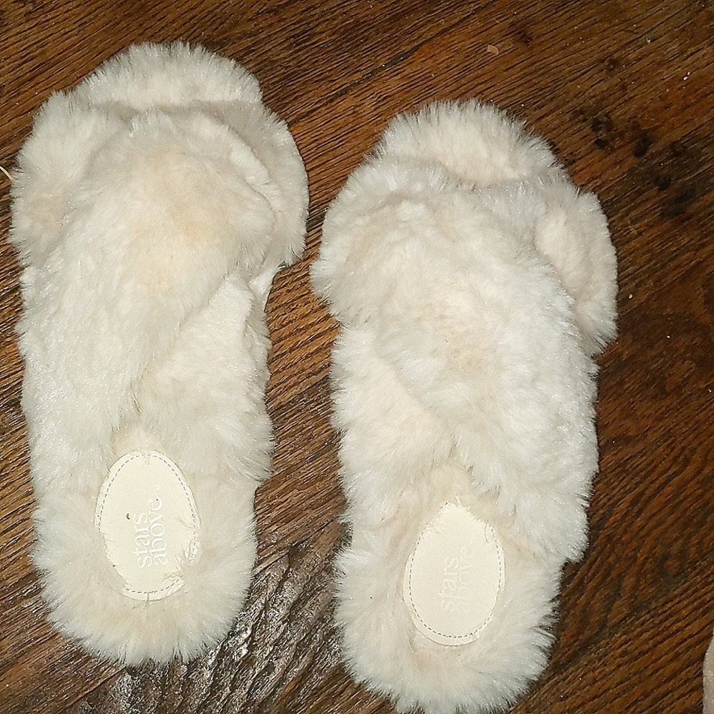 Cross band and plush open toe indoor/outdoor slipper